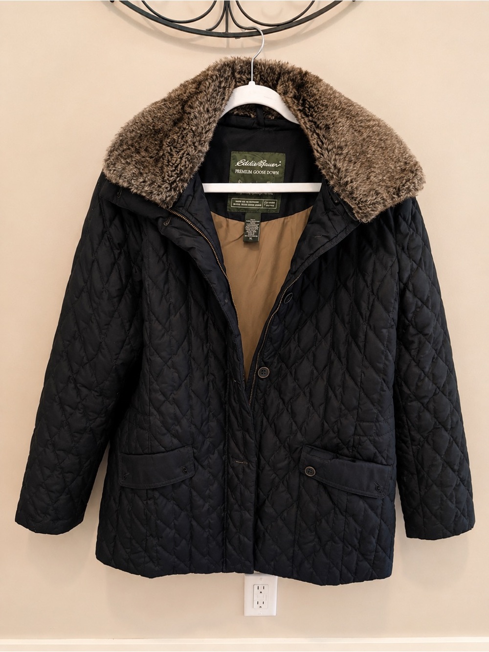 Eddie Bauer premium goose down Quilted Black Coat with Brown‎ Faux Fur Collar